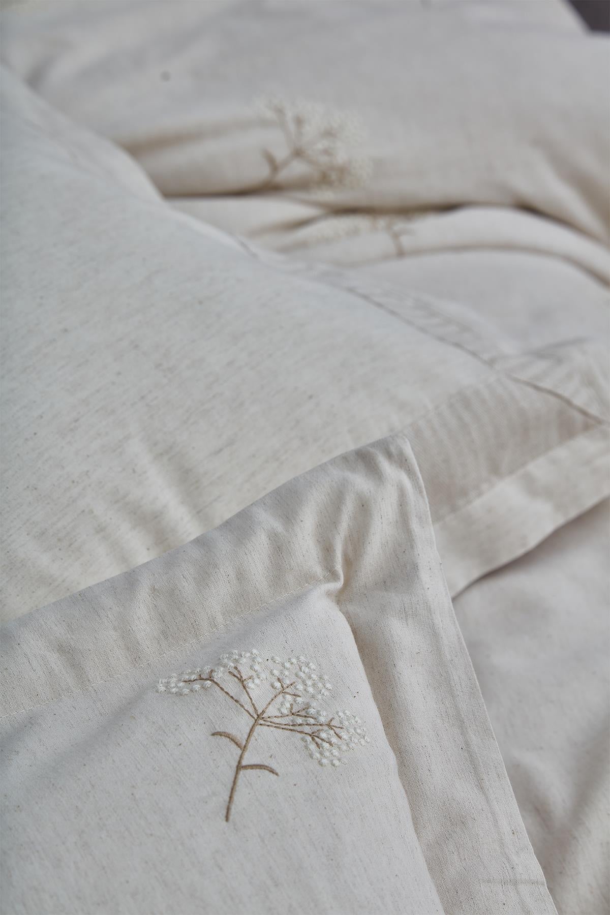 Loya Çiçek Nakışlıi Pamuk Saten King Size 6 Parça Nevresim Takımı