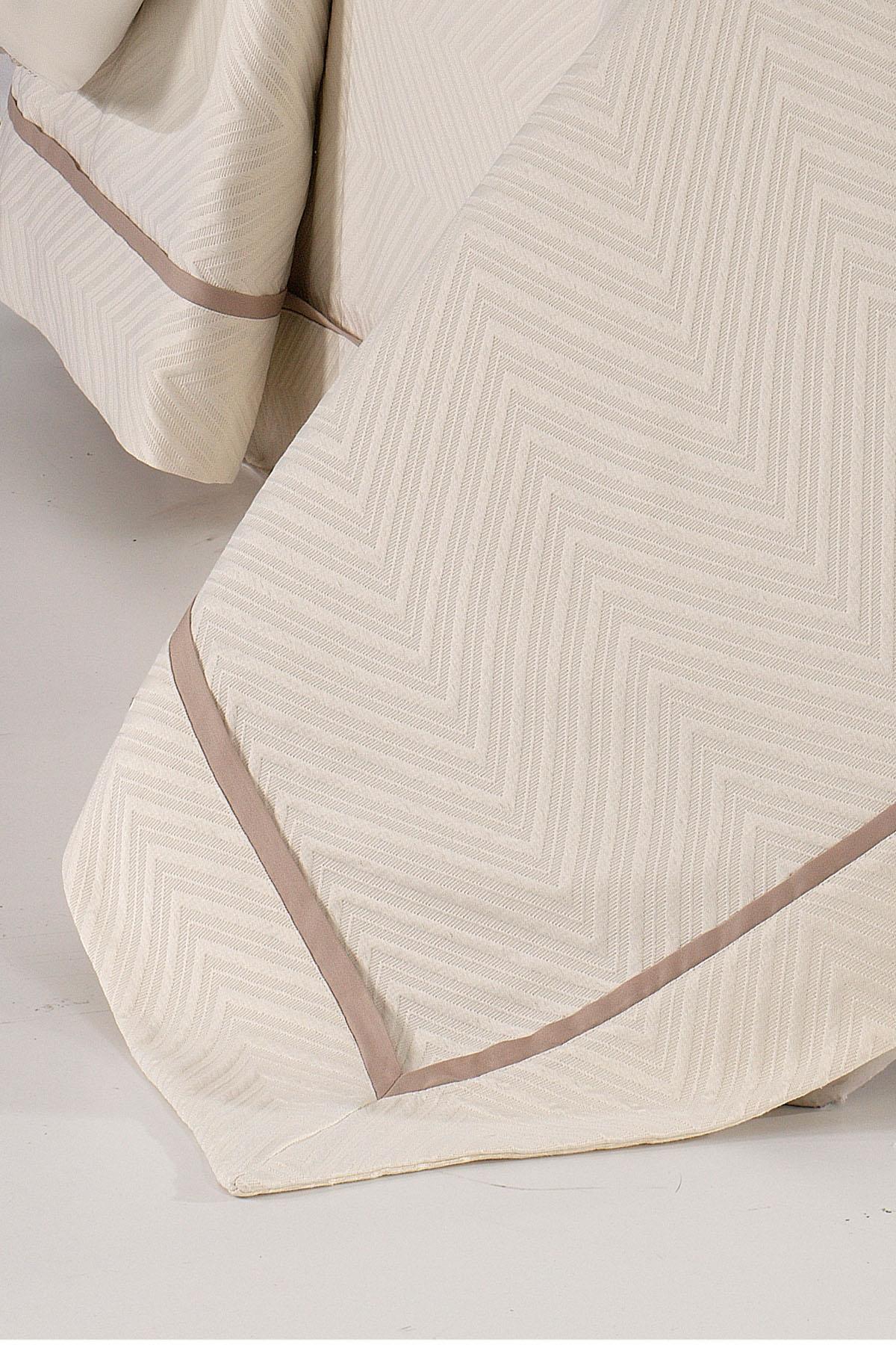 Комплект постельного белья Soreno Striped Detail Super King Size, 7 предметов: пододеяльник и одеяло.