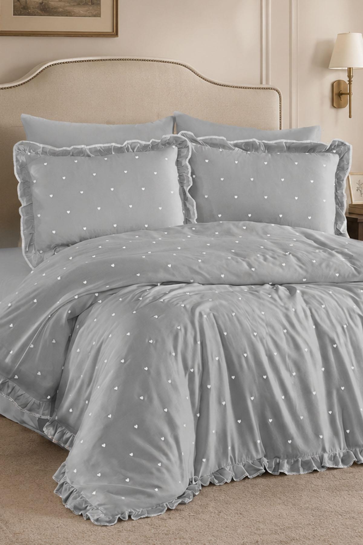 Amore Kalp Nakışlı Pamuk Saten King Size 6 Parça Nevresim Takımı