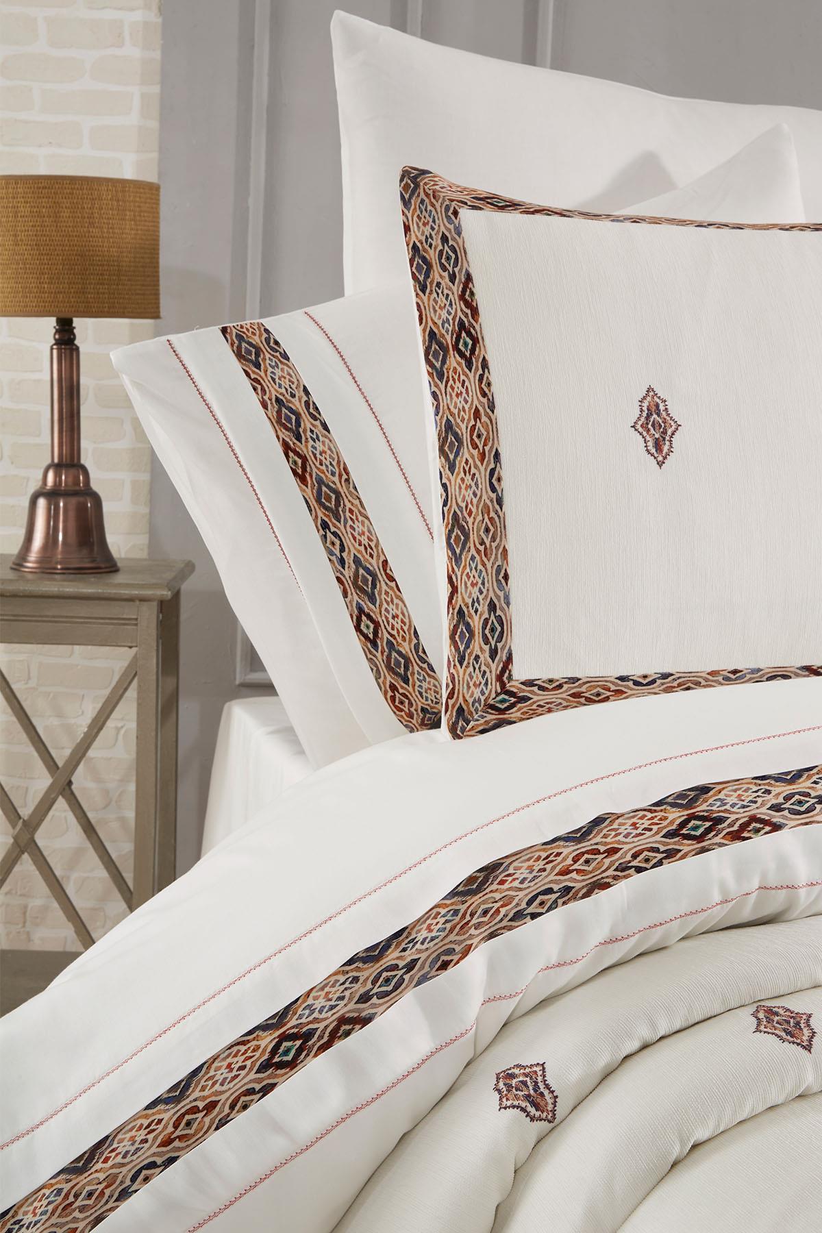 Arden Etnik Desenli Çift Kişilik 9 Parça Nevresim + Pike Set