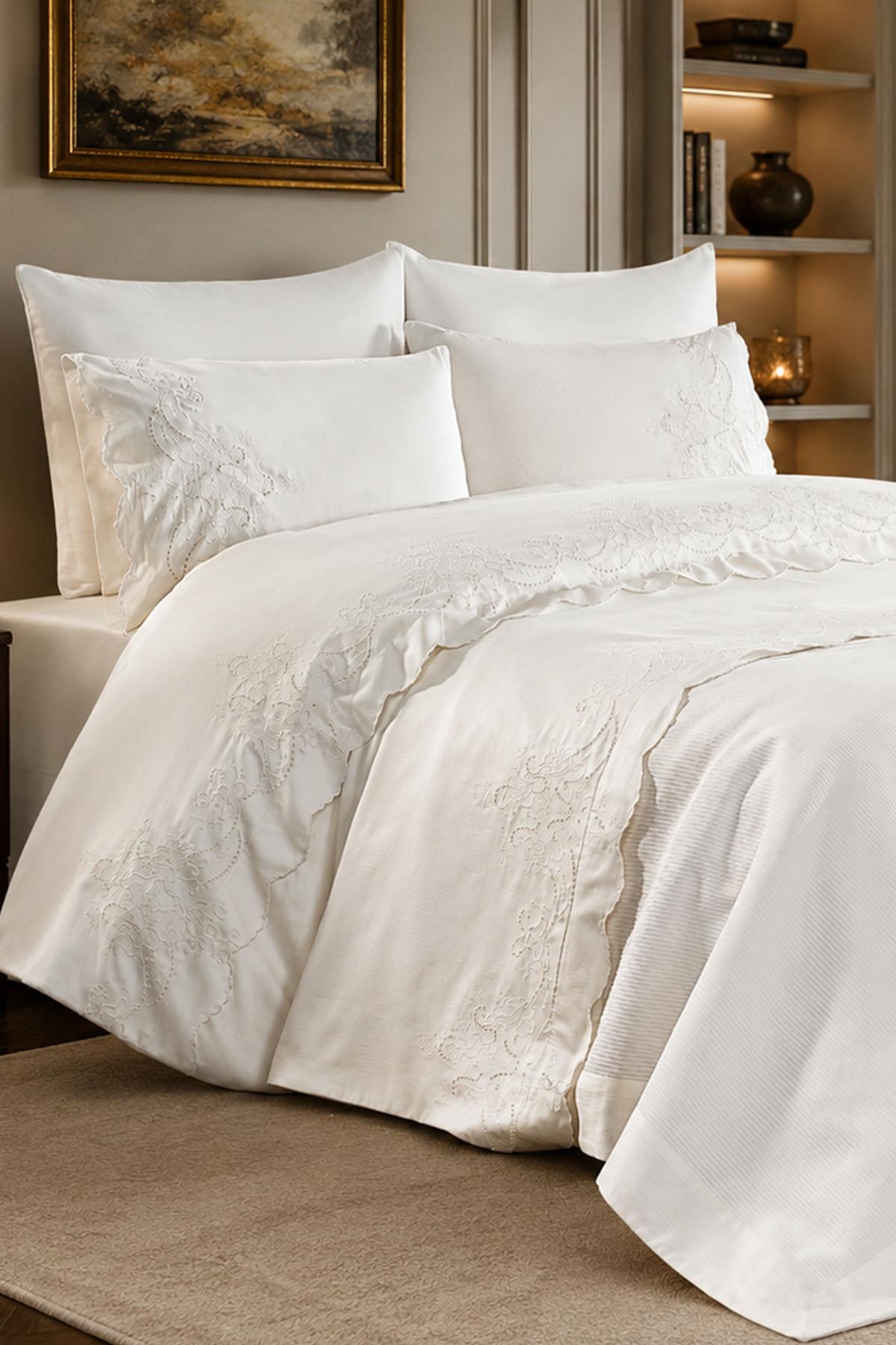 Hanedan İşlemeli Çift Kişilik 7 Parça Nevresim + Pike Set