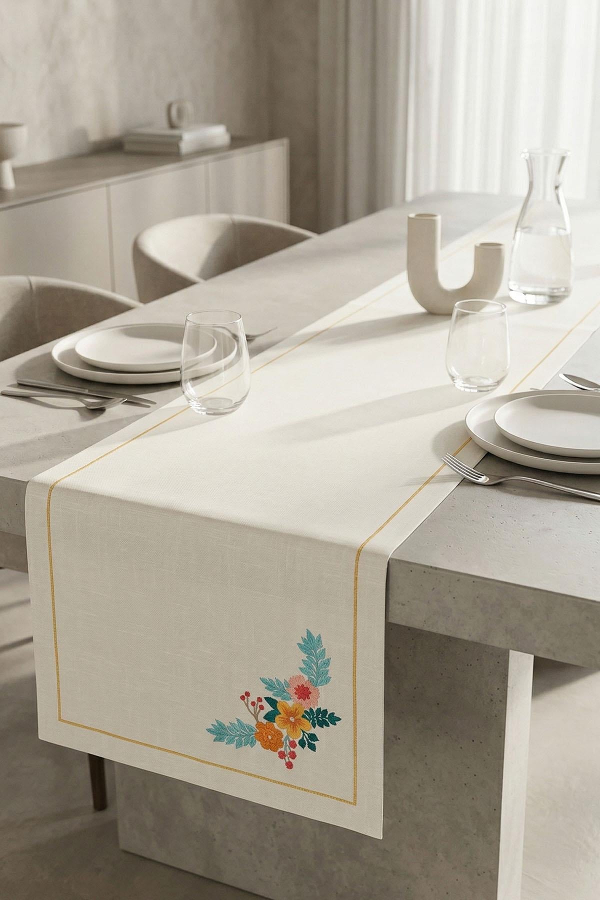 Oransis Çiçek Nakışlı Leke Tutmaz Dertsiz Runner (40 x 140 cm)