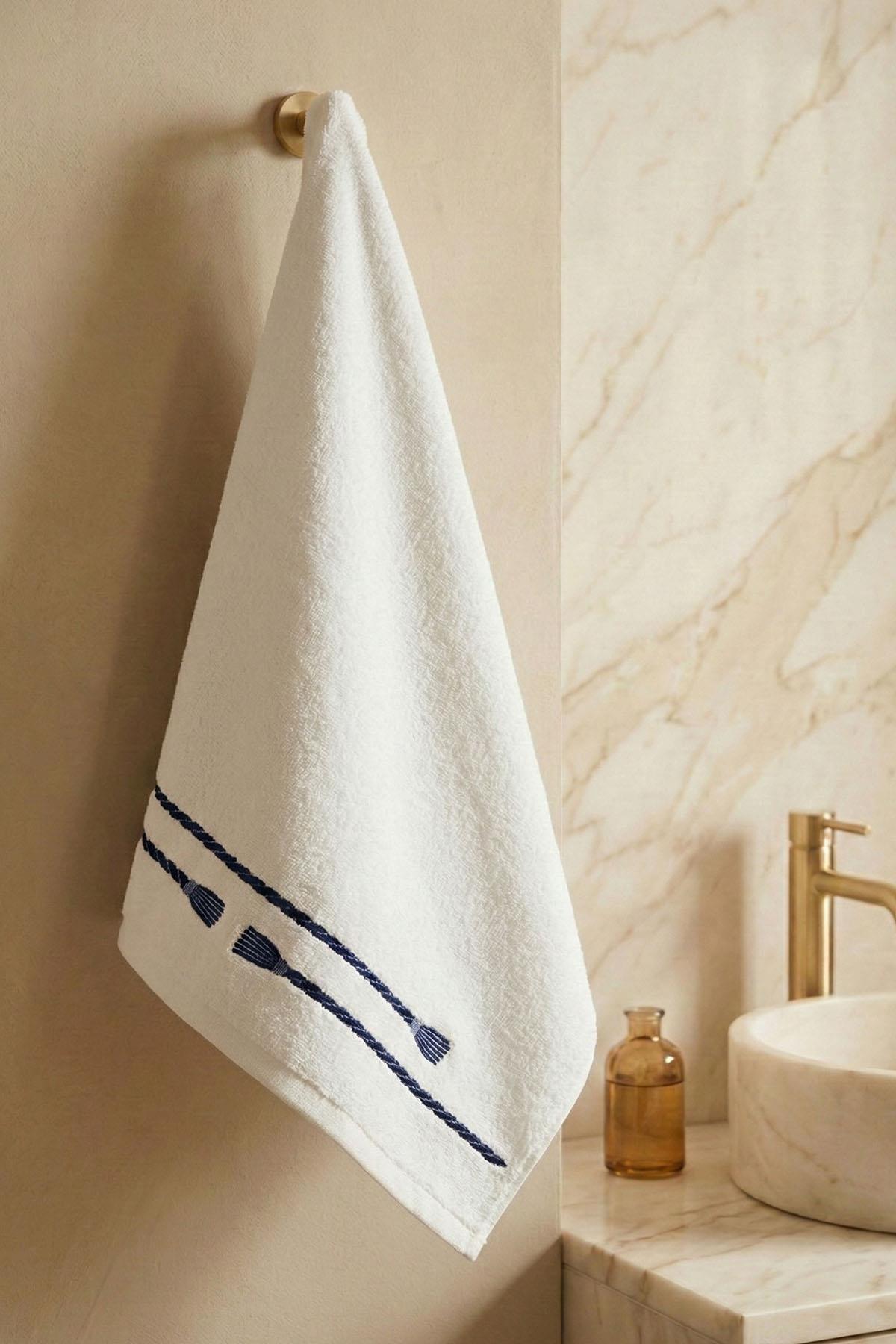 Rom Nakışlı Banyo Havlusu (90 x 150 cm)